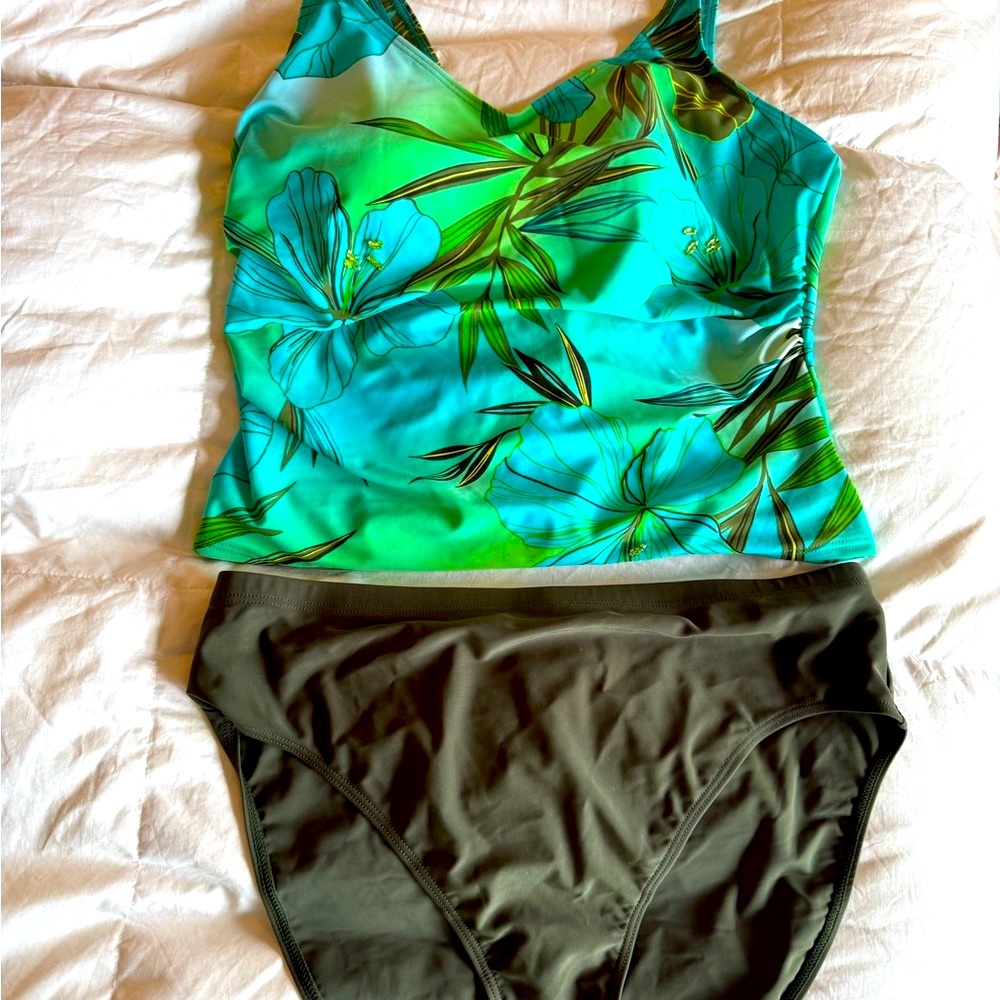 NWOT Christina 2 piece swimsuit 16D